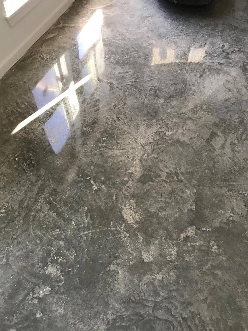 A 10% fly ash, cream polished Craftsman Concrete floor. The high fly ash content increases the depth of the natural design on the floor’s surface and allows for a highly reflective finish.
